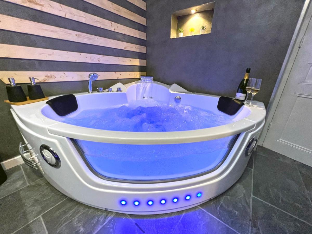 Gite Cosy Avec Jacuzzi Classe 3 Etoiles Poncin Exterior photo